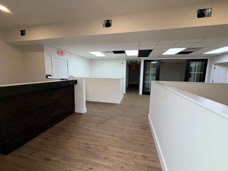 1782 Hooper Ave, Toms River, NJ à louer - Photo du bâtiment - Image 3 de 5