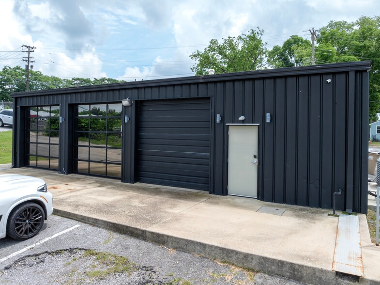 830 W McKennie Ave, Nashville, TN for lease - Building Photo - Image 2 of 10