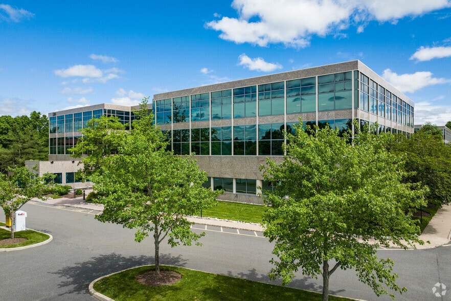 120 Eagle Rock Ave, East Hanover, NJ for lease - Building Photo - Image 2 of 15