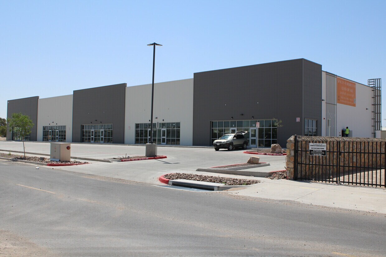 1524 Pawling Dr, Horizon City, TX for lease Building Photo- Image 1 of 16