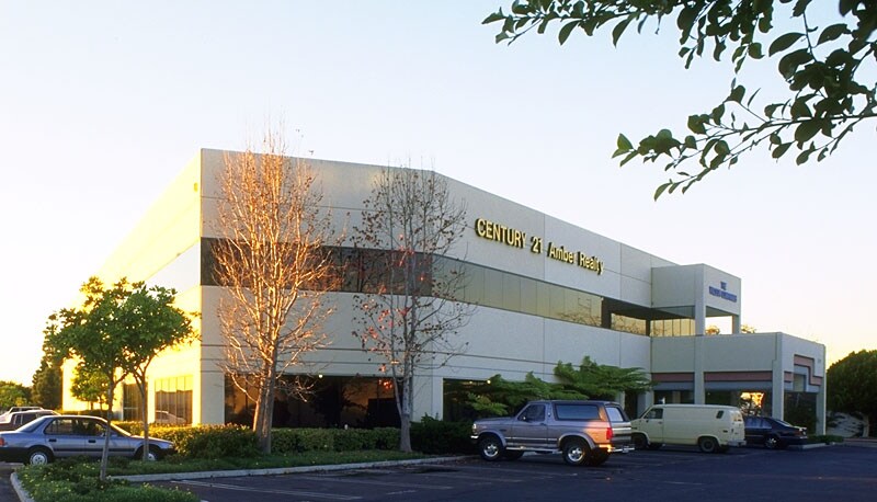 23705 Crenshaw Blvd, Torrance, CA à louer - Photo du bâtiment - Image 2 de 12