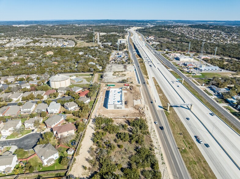 252191 N US HWY 281, San Antonio, TX à louer - Photo du bâtiment - Image 3 de 7