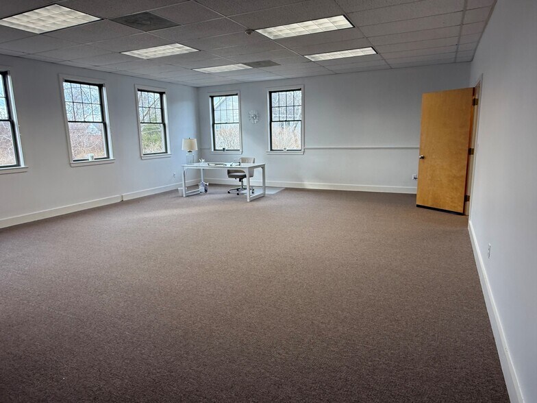 178-180 Teaticket Hwy, East Falmouth, MA for lease - Building Photo - Image 3 of 10