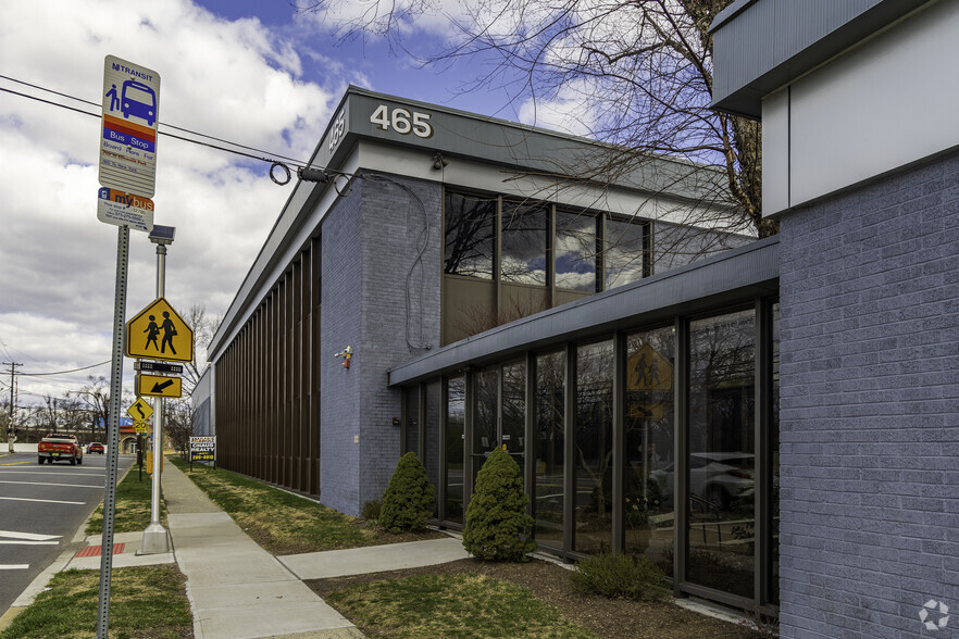 465 Mola Blvd, Elmwood Park, NJ for lease - Building Photo - Image 3 of 8