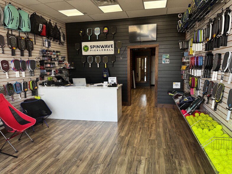 5650 Merrick Rd, Massapequa, NY for lease - Building Photo - Image 3 of 10