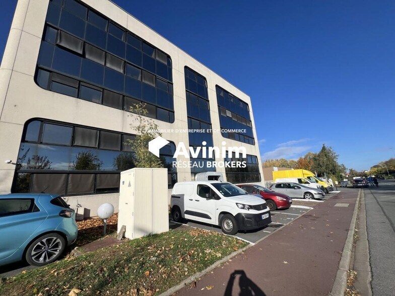 Bureau dans Villebon-sur-Yvette à vendre - Photo du bâtiment - Image 1 de 10