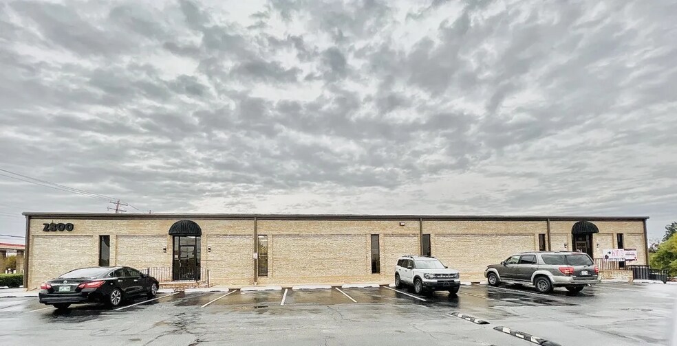2800 NW 36th St, Oklahoma City, OK à louer - Photo du bâtiment - Image 2 de 21