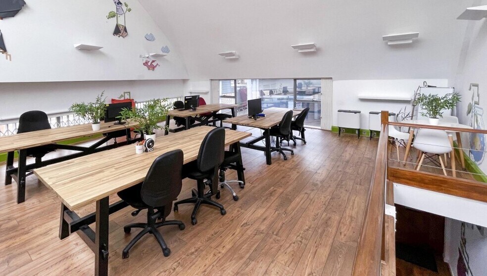 30 Warple Way, Londres à vendre - Photo intérieure - Image 2 de 5