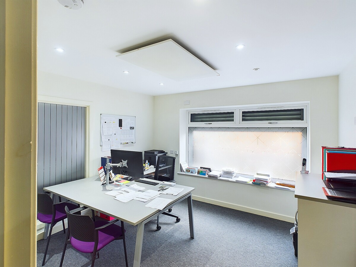 39A Trades Ln, Dundee, ANS DD1 3EW - Unit 39A -  - Interior Photo - Image 1 of 4