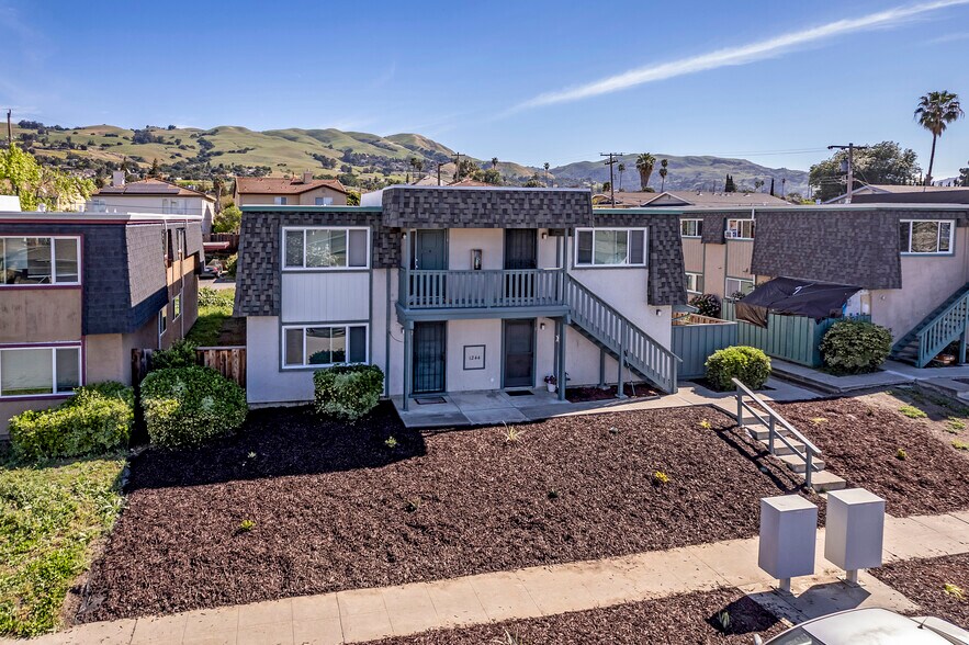 1244 Quincy Dr, San Jose, CA à vendre - Photo du bâtiment - Image 3 de 12