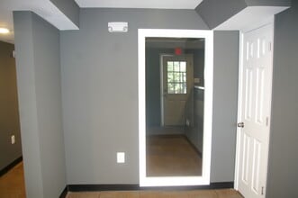 9913 Georgia Ave, Silver Spring, MD à louer Photo intérieure- Image 2 de 13