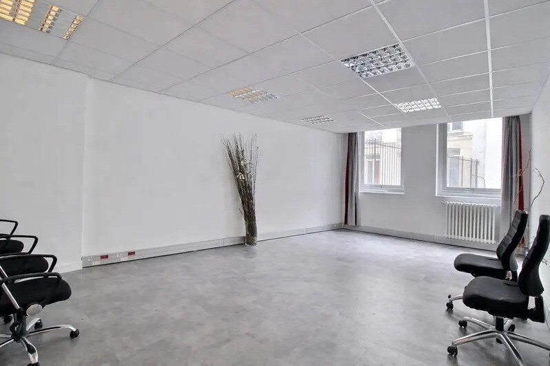 20 Rue Croix Des Petits Champs, Paris for sale - Interior Photo - Image 3 of 10