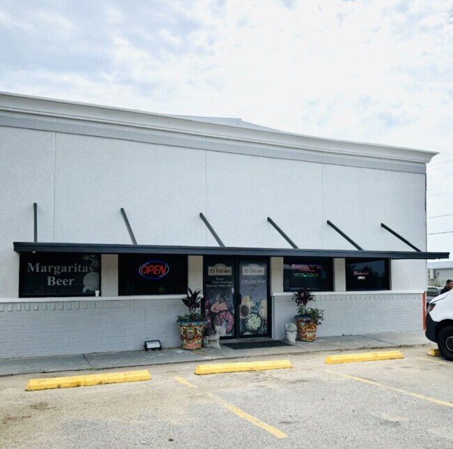 Plus de détails pour 8294 Firetower Rd, Pass Christian, MS - Bureau/Commerce de détail à louer