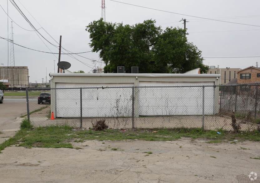 110 Exposition Ave, Dallas, TX for lease - Building Photo - Image 3 of 17