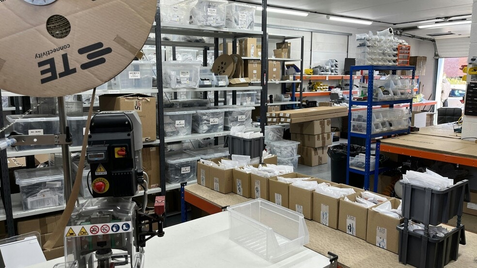 Lower Cape, Warwick for lease - Building Photo - Image 2 of 14