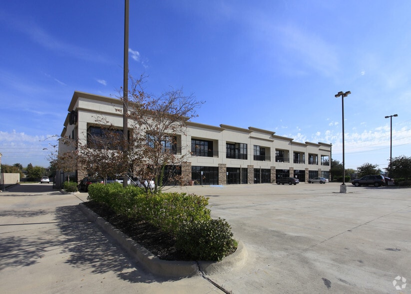 7850 Parkwood Circle Dr, Houston, TX for lease - Building Photo - Image 2 of 16