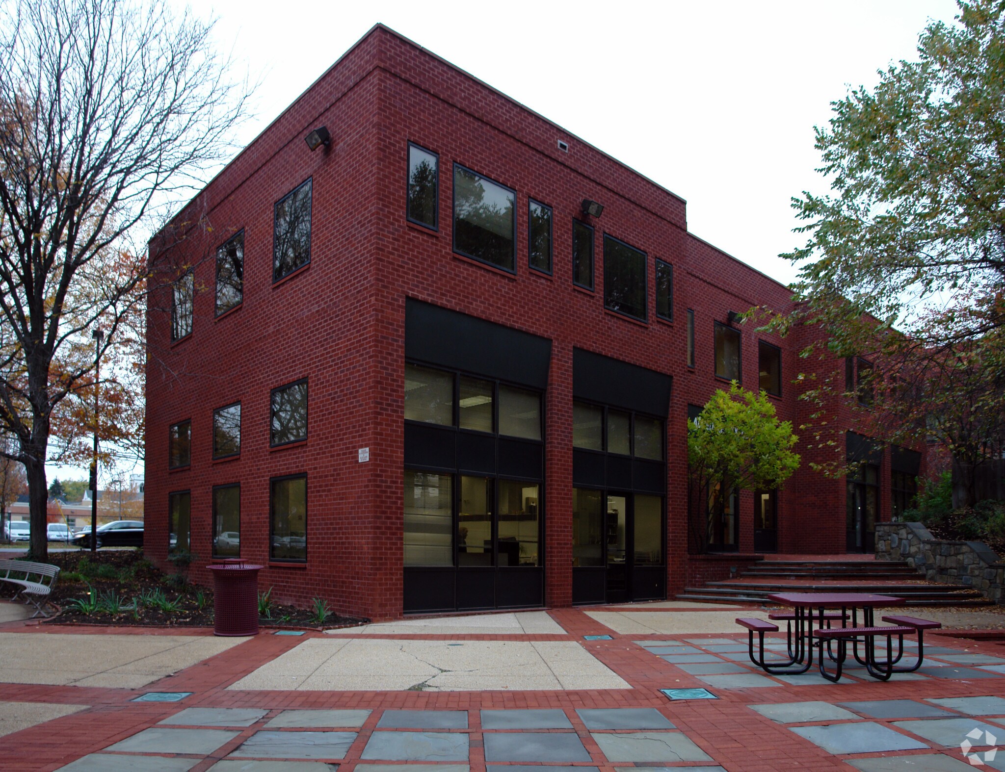 7605 Arlington Rd, Bethesda, MD à louer Photo du bâtiment- Image 1 de 3