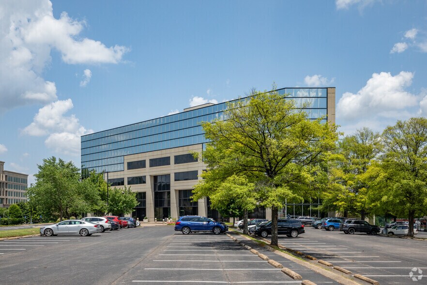 15 Century Blvd, Nashville, TN à louer - Photo du bâtiment - Image 3 de 18