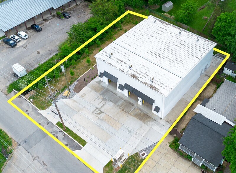 1034 KIRKLAND Ave, Nashville, TN à louer - Photo du bâtiment - Image 3 de 6