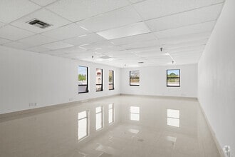 11575 US Route 1, Palm Beach Gardens, FL for lease Interior Photo- Image 1 of 2