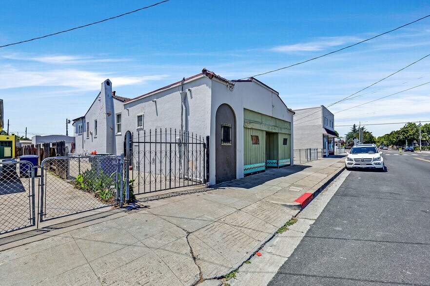 1755 Washington Ave, San Leandro, CA à vendre - Photo du bâtiment - Image 2 de 45