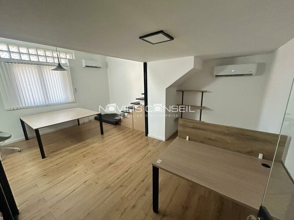 Office in Toulouse for lease Interior Photo- Image 1 of 6