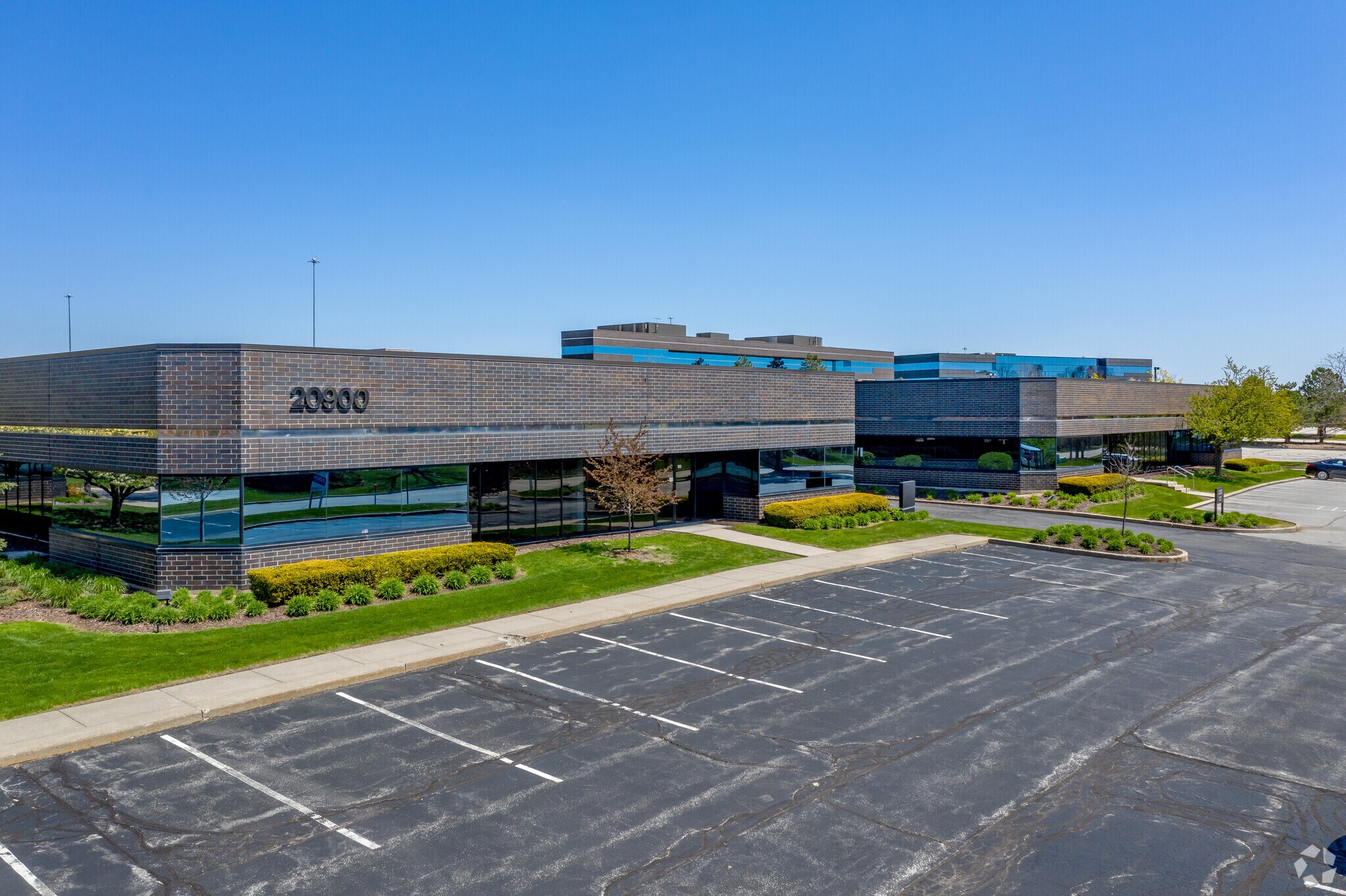 20900 Swenson Dr, Waukesha, WI à louer Photo principale- Image 1 de 6