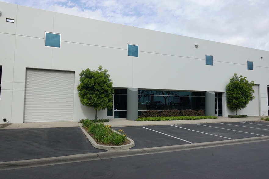 14101 Rosecrans Ave, La Mirada, CA for lease - Building Photo - Image 2 of 8