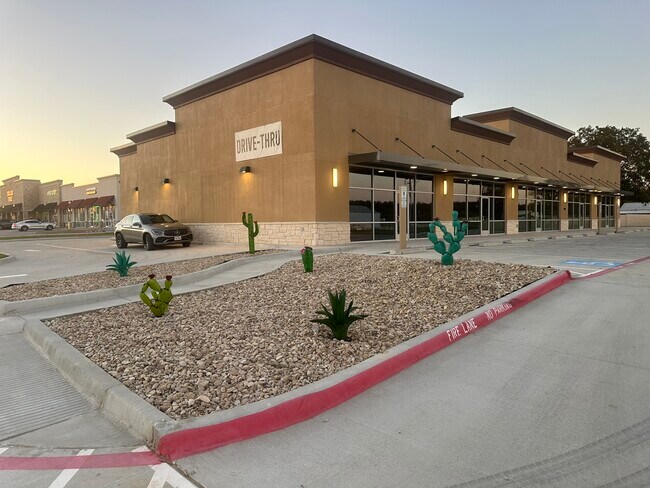 Plus de détails pour 933 N FM 1821 Rd, Mineral Wells, TX - Commerce de détail à louer