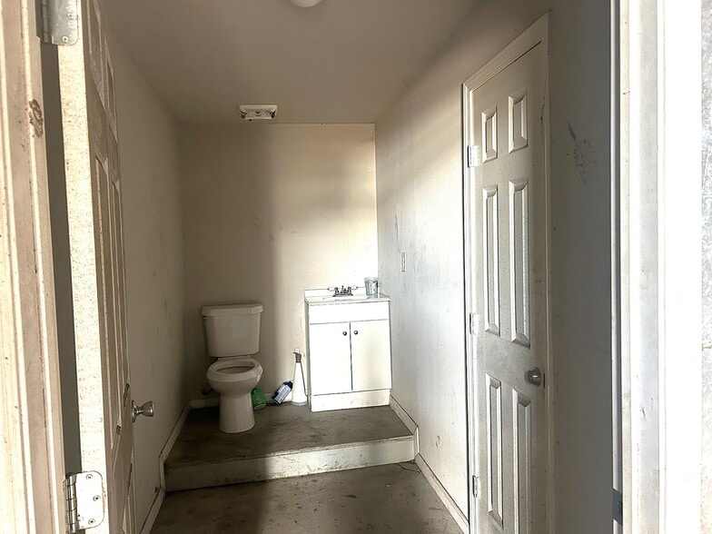 15023 Main St, Houston, TX à louer - Photo du bâtiment - Image 3 de 14