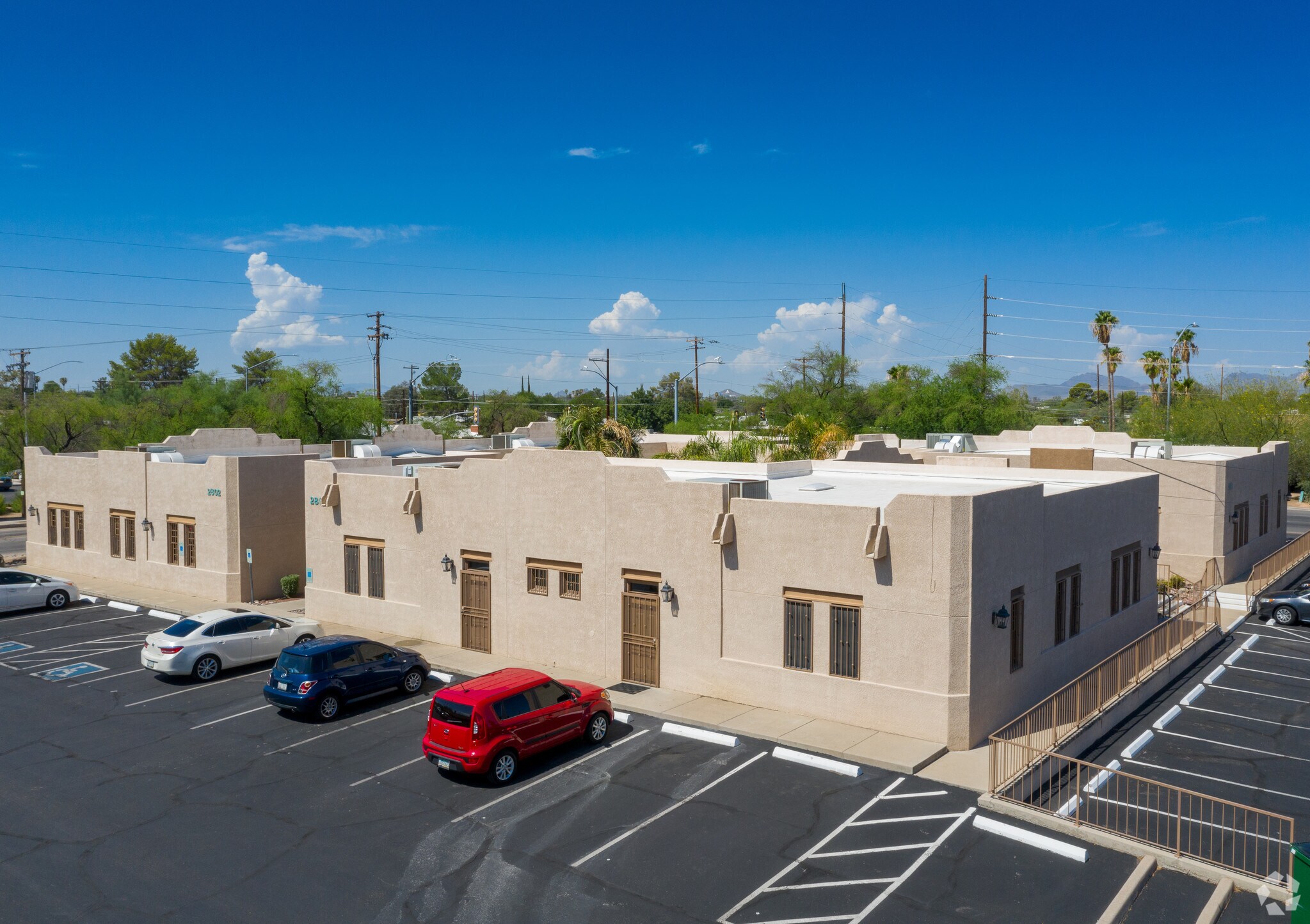 2802-2810 N Alvernon Way, Tucson, AZ à louer Photo principale- Image 1 de 12