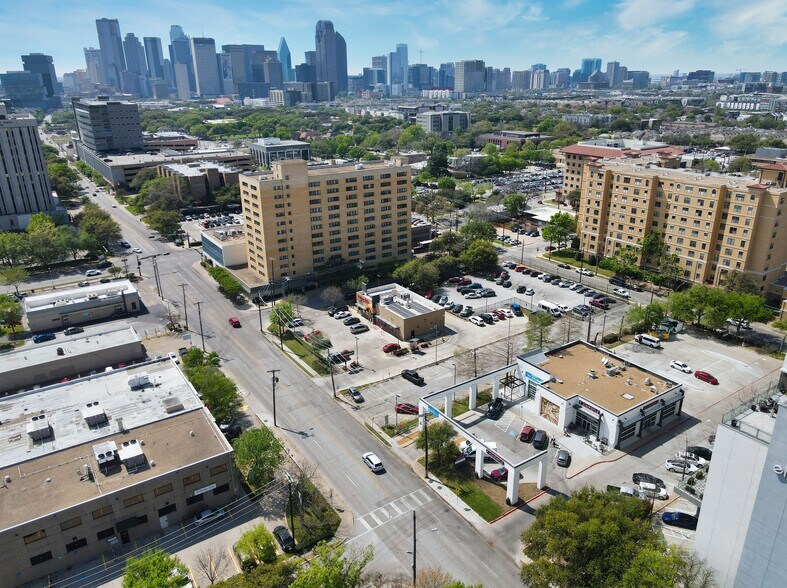 3921 Gaston Ave, Dallas, TX à vendre - Photo du bâtiment - Image 2 de 5