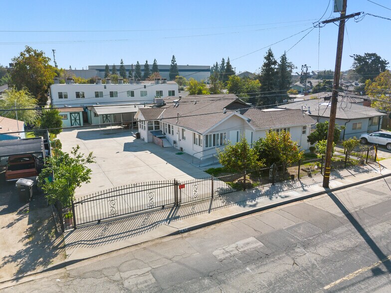 431 W J St, Oakdale, CA à vendre - Photo principale - Image 3 de 42