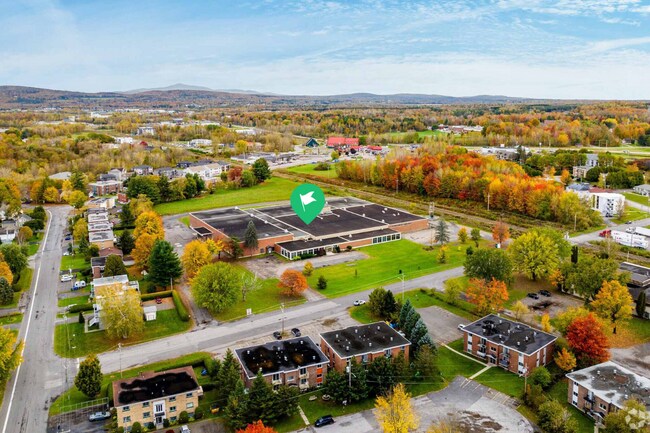 More details for 200 Boul Grand N, Cowansville, QC - Industrial for Sale