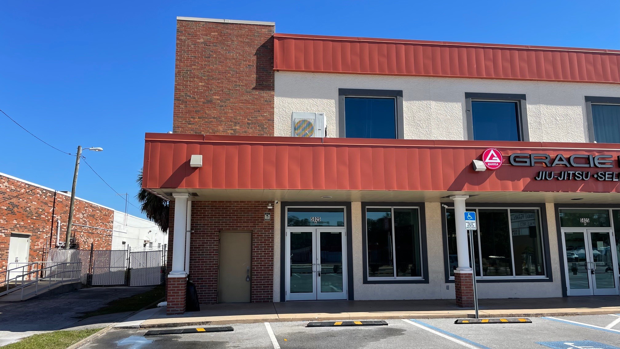 5825 66th St N, Saint Petersburg, FL à louer Photo intérieure- Image 1 de 7