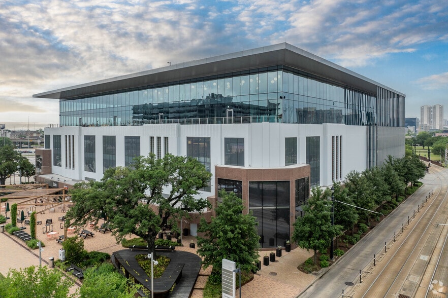 4201 Main St, Houston, TX for lease - Building Photo - Image 1 of 1