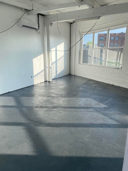 60 Dickerson St, Newark, NJ for lease - Interior Photo - Image 3 of 50