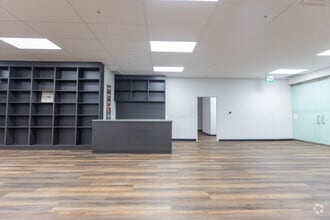 1603-1615 Dundas St E, Whitby, ON à louer Photo intérieure- Image 2 de 4