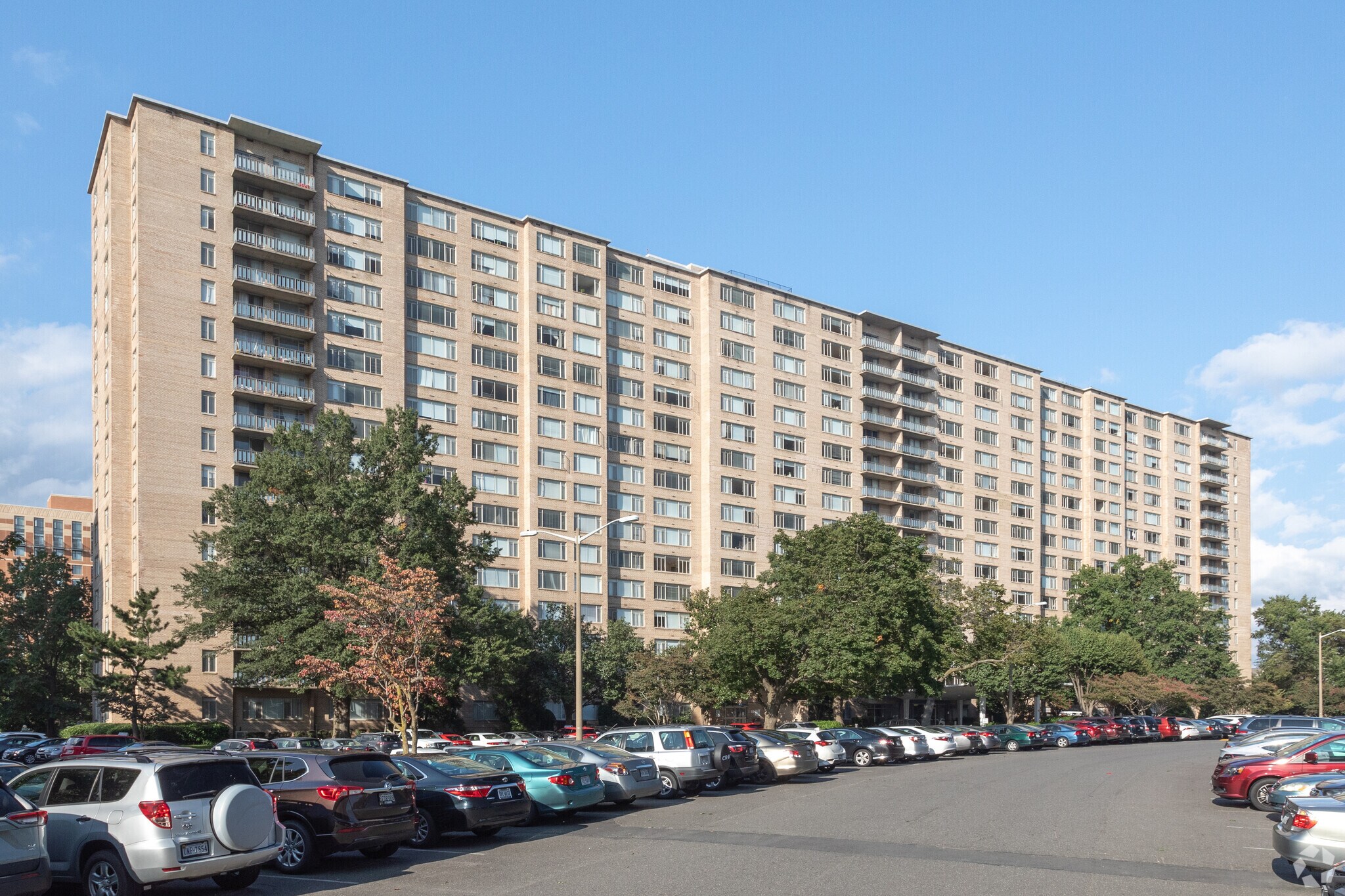 5055 Seminary Rd, Alexandria, VA for lease Primary Photo- Image 1 of 39