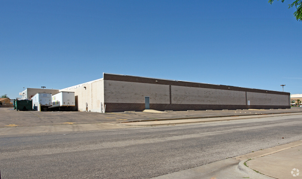 6100 Slide Rd, Lubbock, TX à vendre - Photo du bâtiment - Image 1 de 1