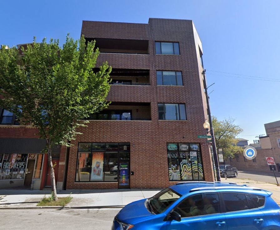 2933 N Milwaukee Ave, Chicago, IL for lease Primary Photo- Image 1 of 8