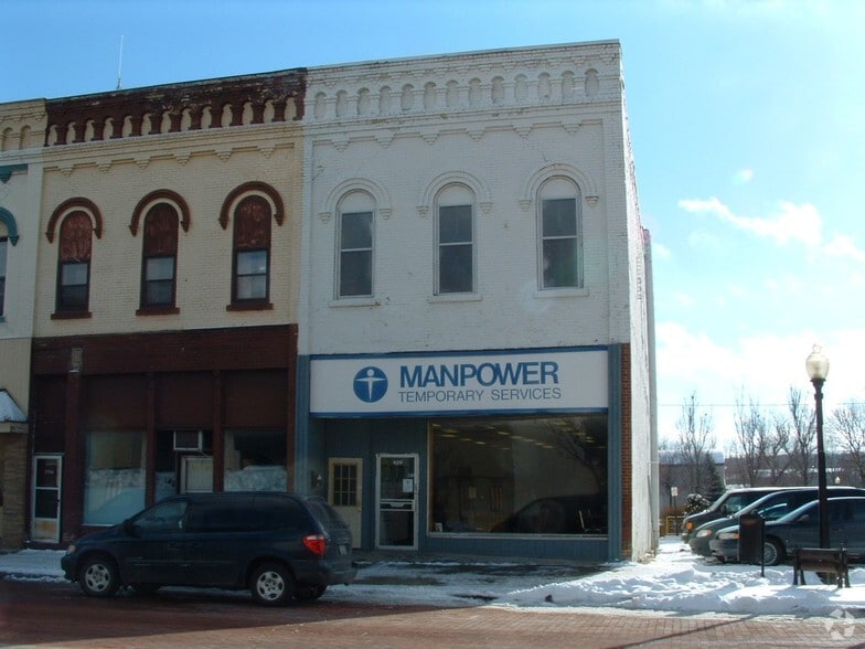 429 W Main St, Ionia, MI for lease - Building Photo - Image 2 of 3