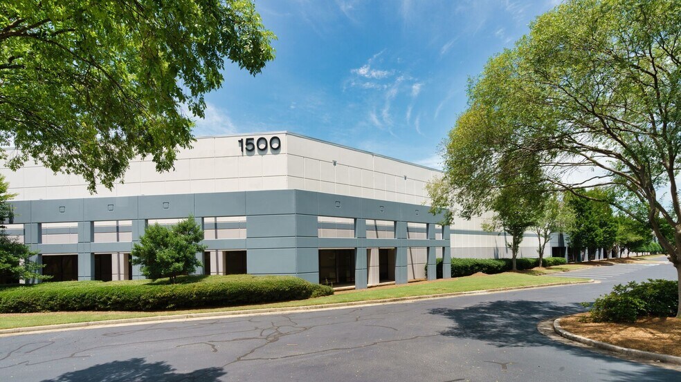 1500 Southpoint Dr, Forest Park, GA for lease - Building Photo - Image 2 of 5