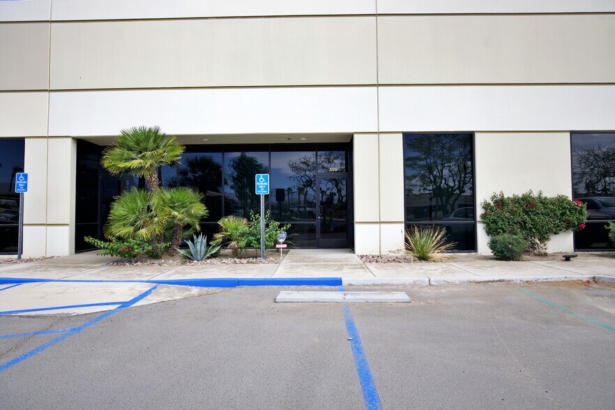 39301 Badger St, Palm Desert, CA à vendre - Photo du bâtiment - Image 1 de 20