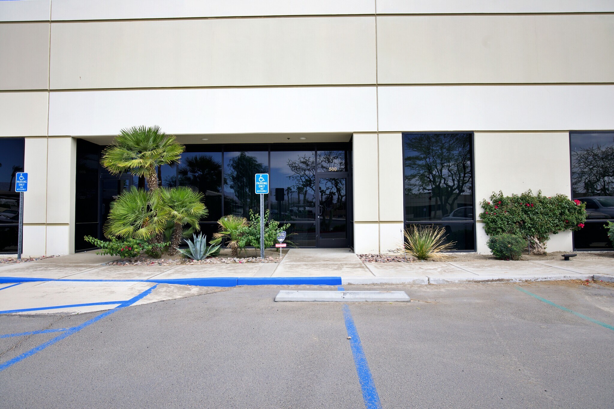 39301 Badger St, Palm Desert, CA à vendre Photo du bâtiment- Image 1 de 21