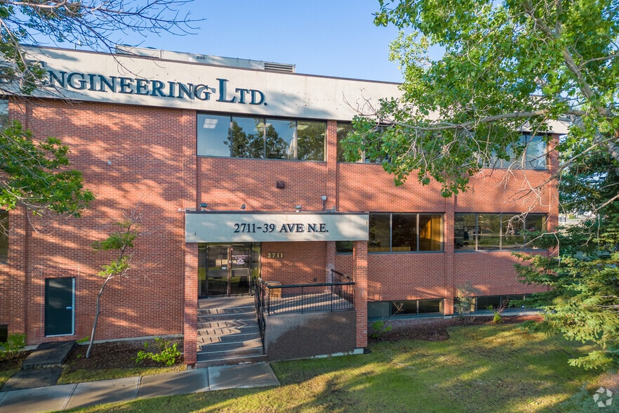 2711 39th Ave NE, Calgary, AB for lease - Primary Photo - Image 1 of 6