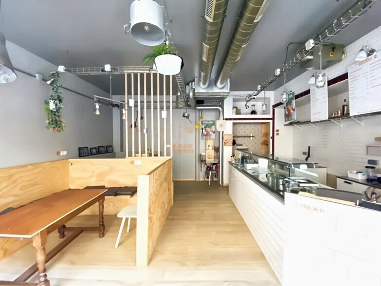 Commerce de détail dans Paris à louer - Photo du bâtiment - Image 2 de 8