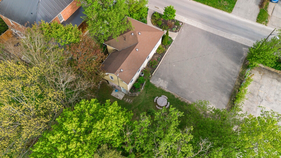 16 Church St, Orangeville, ON à vendre - Photo du bâtiment - Image 2 de 14