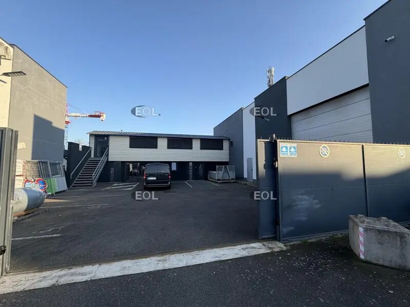 Industrial in Évry-Courcouronnes for sale Building Photo- Image 1 of 11