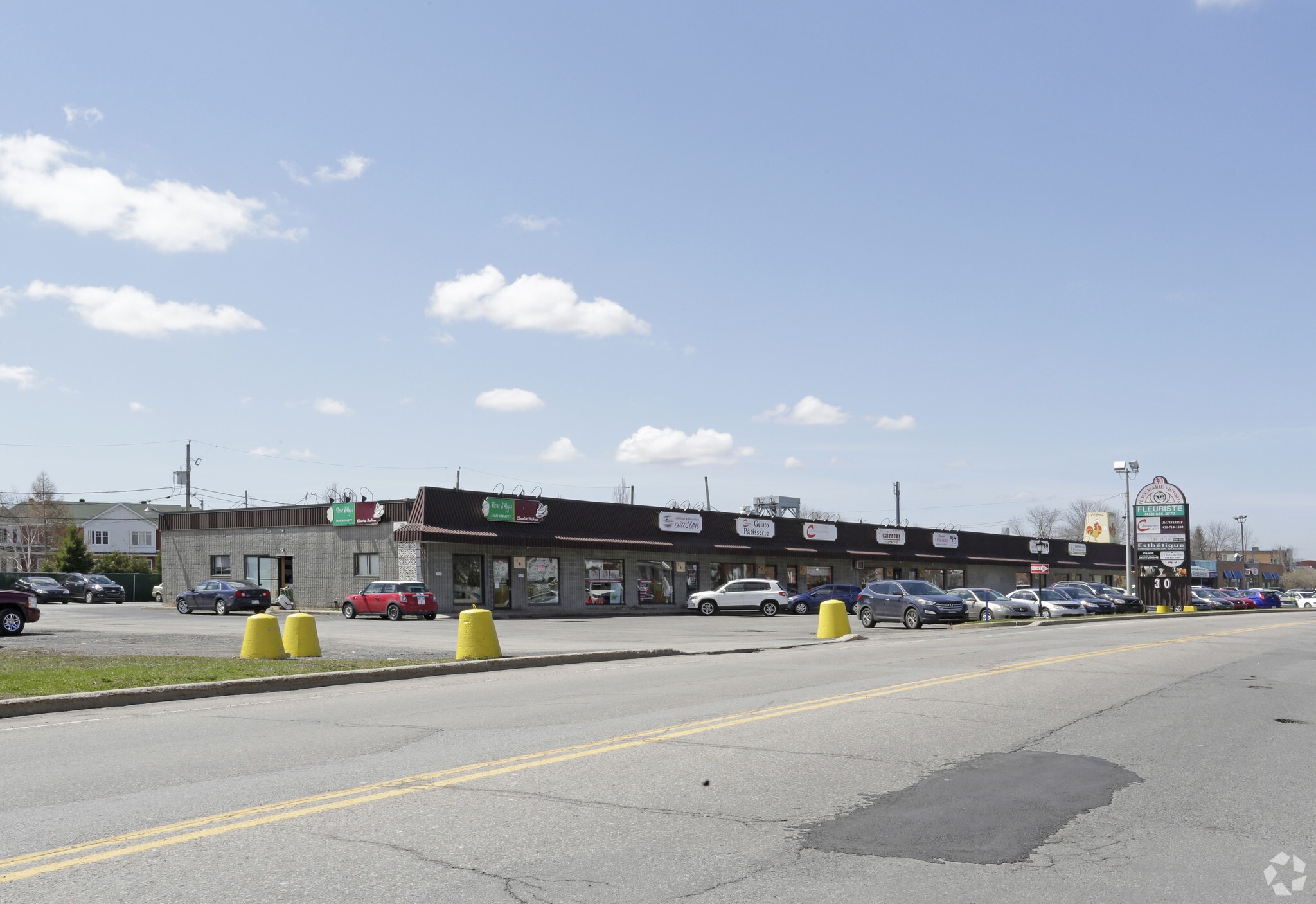 26-32 Boul Marie-Victorin, Delson, QC à louer Photo principale- Image 1 de 3